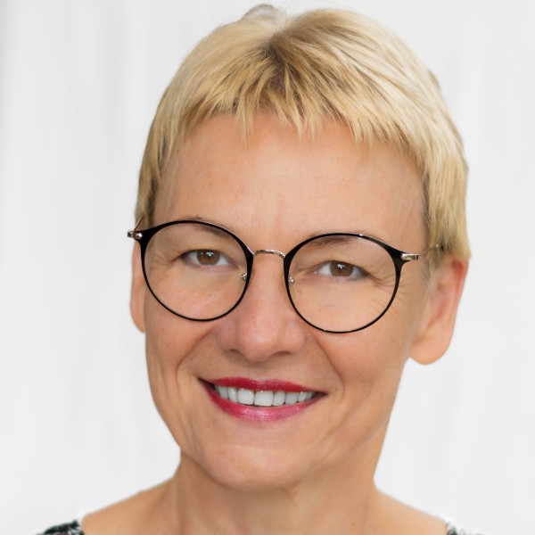 prof. dr hab. Katarzyna Sokołowska